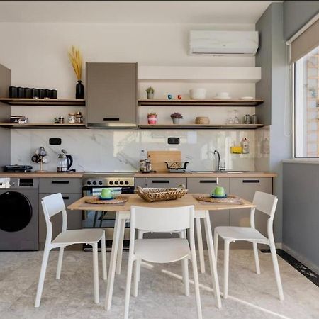 Loft With Private Parking Apartment เอเธนส์ ภายนอก รูปภาพ