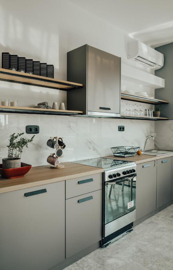 Loft With Private Parking Apartment เอเธนส์ ภายนอก รูปภาพ