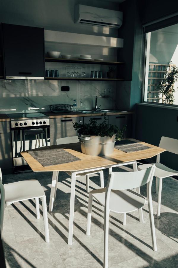 Loft With Private Parking Apartment เอเธนส์ ภายนอก รูปภาพ